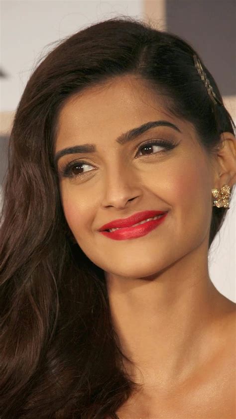 sonam xxx|Sonam Kapoor Porn Videos